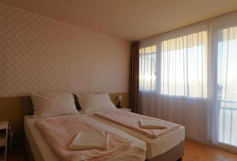 Suite with lake view, Plazs Hotel Siófok