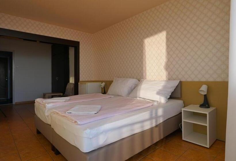 Suite with lake view, Plazs Hotel Siófok