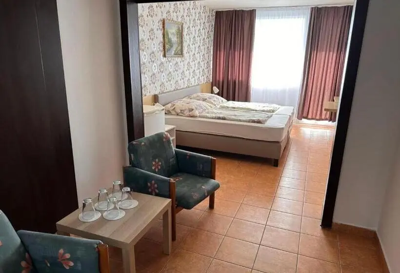 バルコニー付スイート, Plazs Hotel Siófok