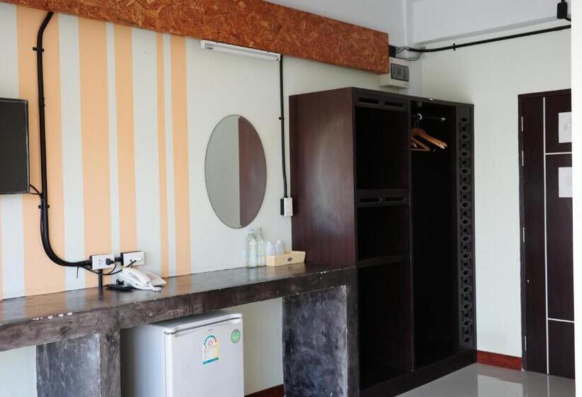 标准间带阳台, T33