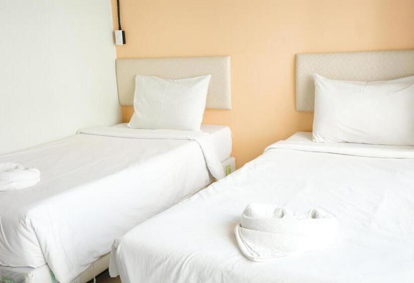 标准间带阳台, T33