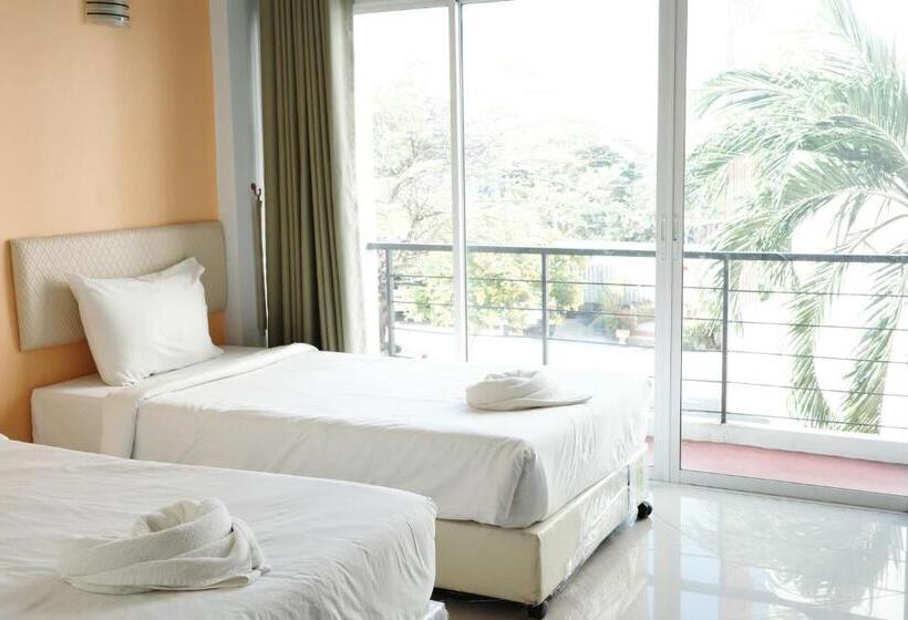 标准间带阳台, T33