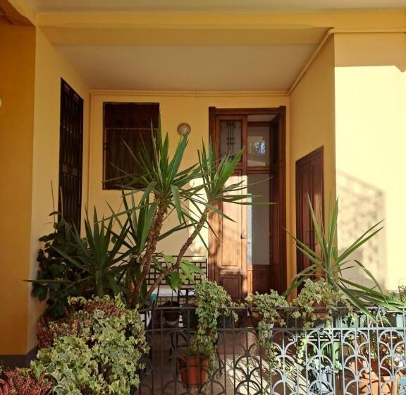 آپارتمان 1 خوابه با بالکن, B&b Alice