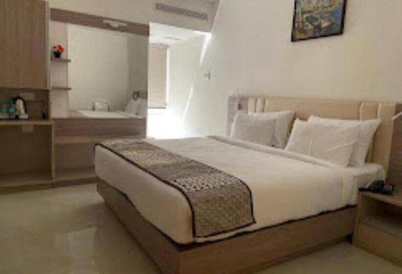 اتاق لوکس با تخت بزرگ, Dash Hotels   Affordable Luxury , Hyderabad