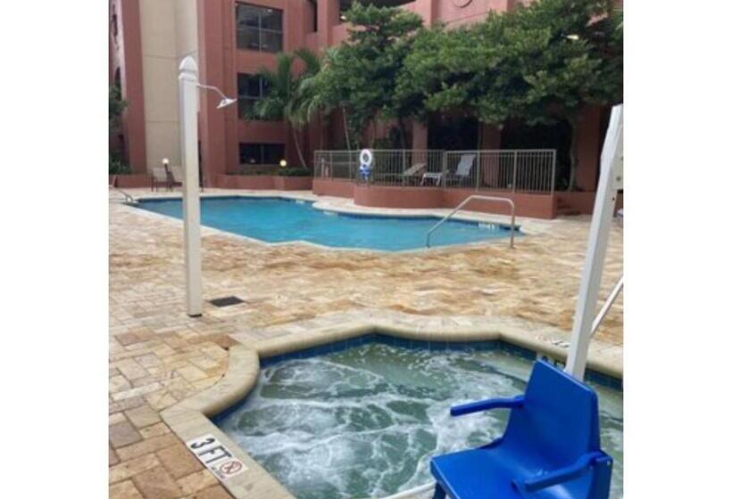 Студия Стандарт Вид на Море, Discover The Charm And The Sea Gardens, An Exceptional Gold Coast Studio Condo Retreat Special Off