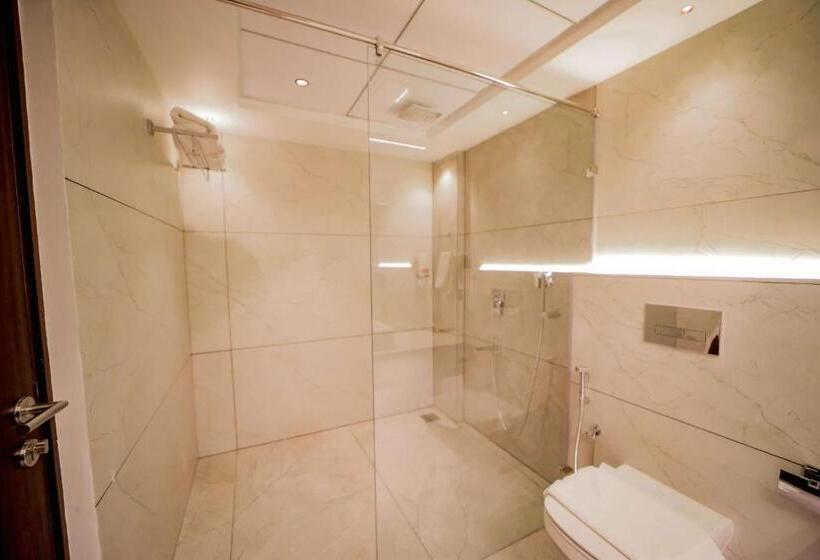 Quarto Deluxe, Cordial Sopanam
