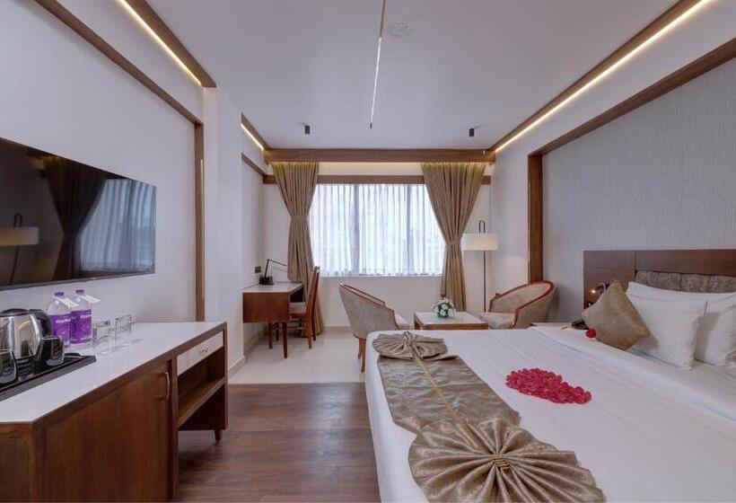 Quarto Deluxe, Cordial Sopanam