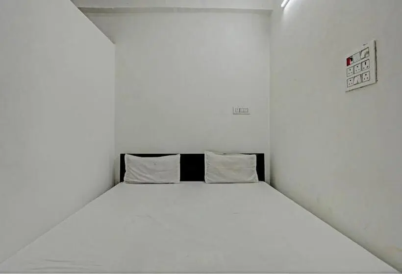 トリプルクラシックルーム, Oyo Alpha Guest House & Restaurant