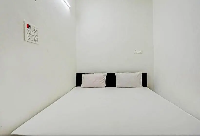 トリプルクラシックルーム, Oyo Alpha Guest House & Restaurant