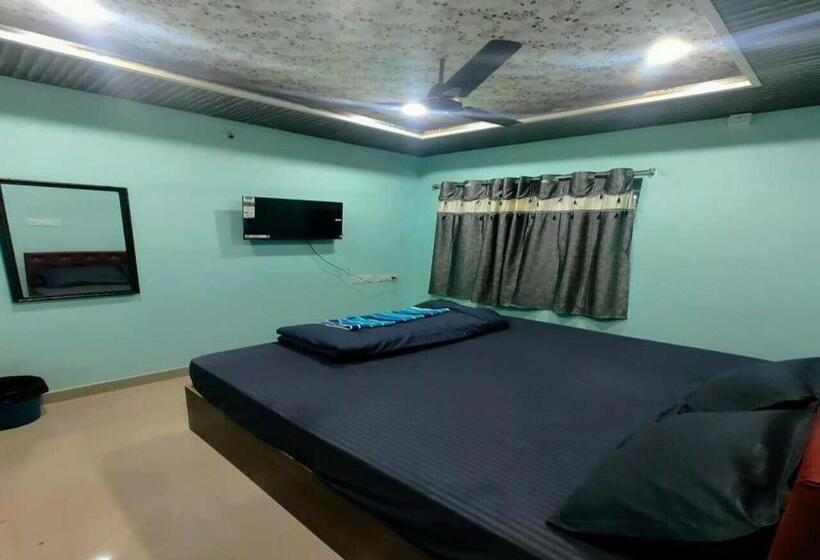 트리플 클래식 룸, Oyo Raj Residency