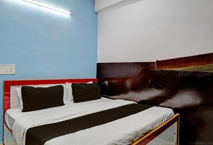 トリプルクラシックルーム, Oyo The Batter Inn