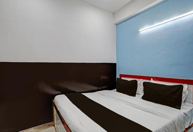 トリプルクラシックルーム, Oyo The Batter Inn