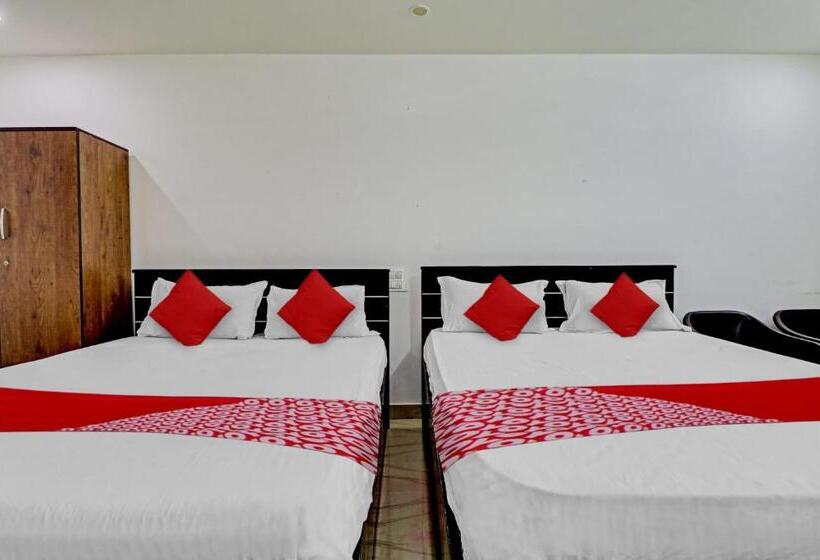 Трехместный Номер Классика, Oyo Vnr Convention