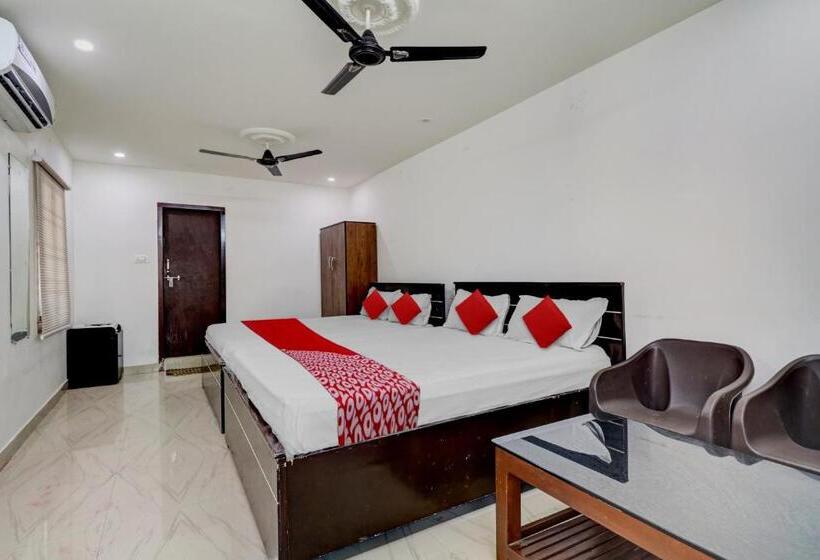 Трехместный Номер Классика, Oyo Vnr Convention