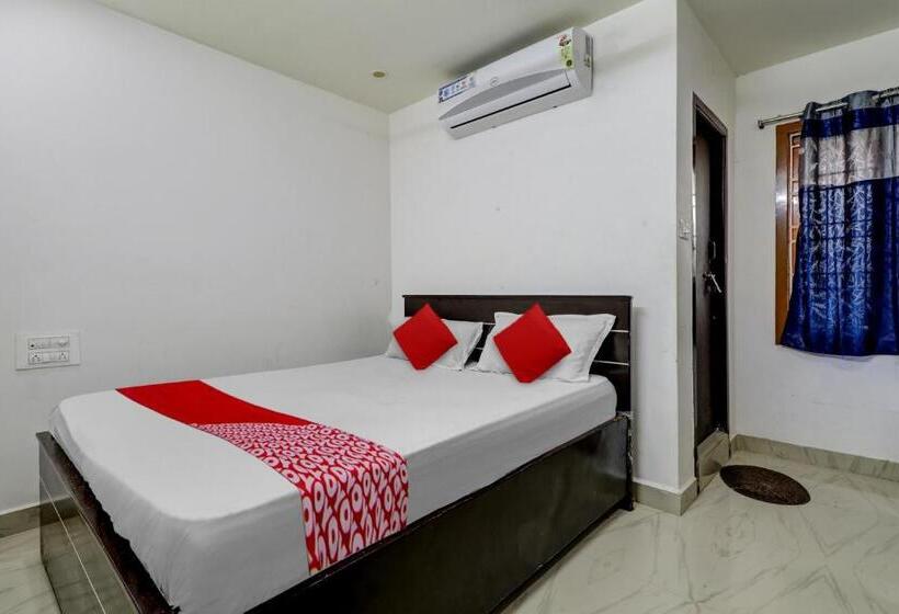 Трехместный Номер Классика, Oyo Vnr Convention