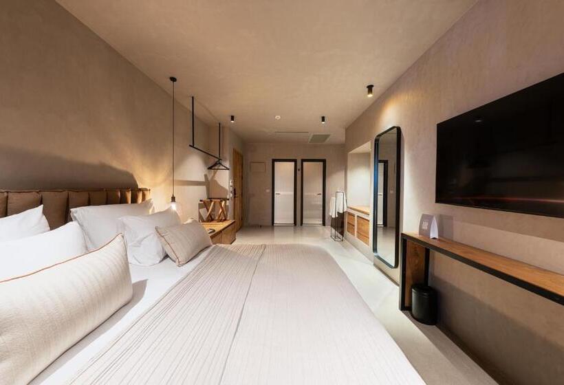 חדר דלוקס, Roome