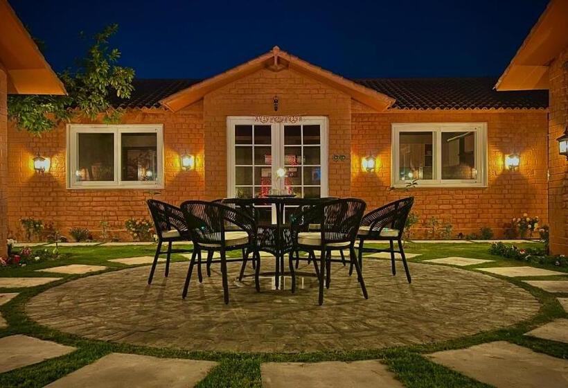 别墅: 1间卧室带游泳池, Sukriti Farmhouse, Cottage Theme Stay In Ncr