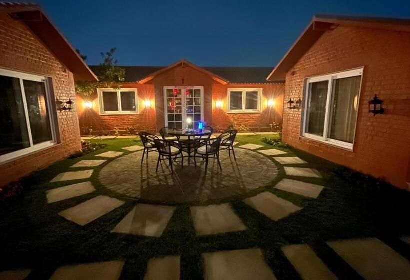 别墅: 1间卧室带游泳池, Sukriti Farmhouse, Cottage Theme Stay In Ncr