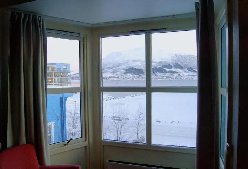 اتاق استاندارد با چشم‌انداز دریا, True Vesterålen