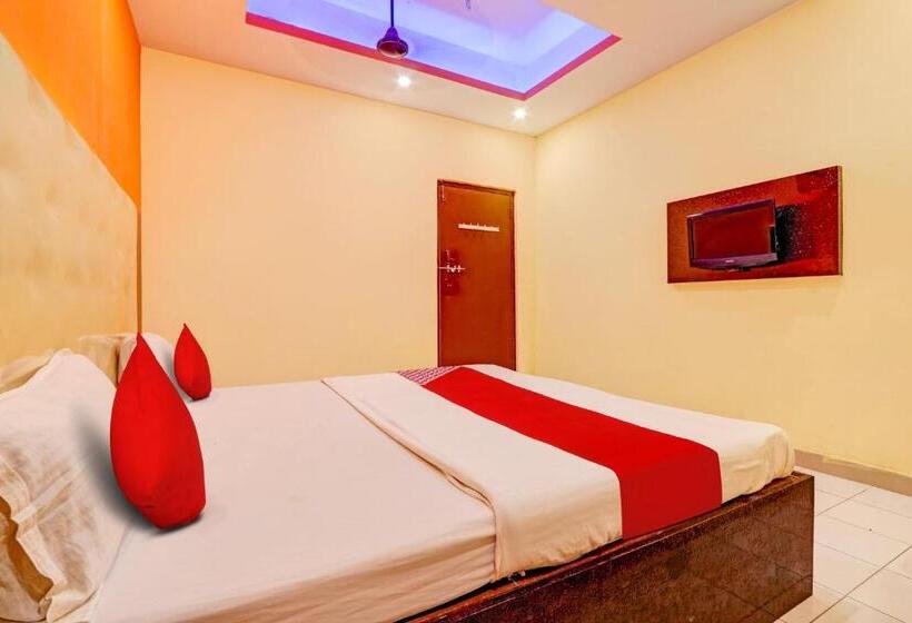 Трехместный Номер Классика, Oyo Flagship Hotel Samruddhi Lodge