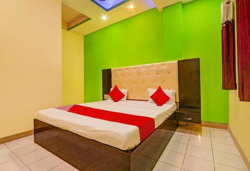 Трехместный Номер Классика, Oyo Flagship Hotel Samruddhi Lodge