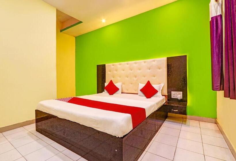 Трехместный Номер Классика, Oyo Flagship Hotel Samruddhi Lodge