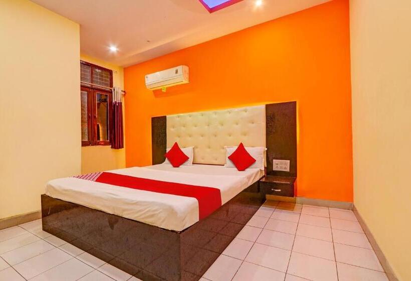 Трехместный Номер Классика, Oyo Flagship Hotel Samruddhi Lodge