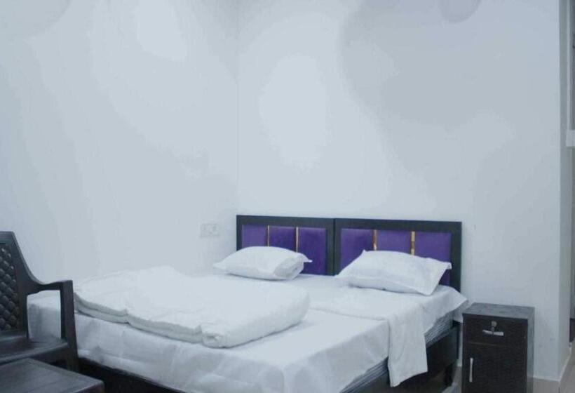 三人经典房间, Oyo Hotel Blu Moon