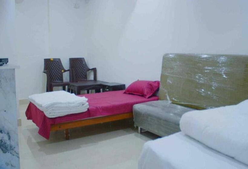 Трехместный Номер Классика, Oyo Hotel Blu Moon