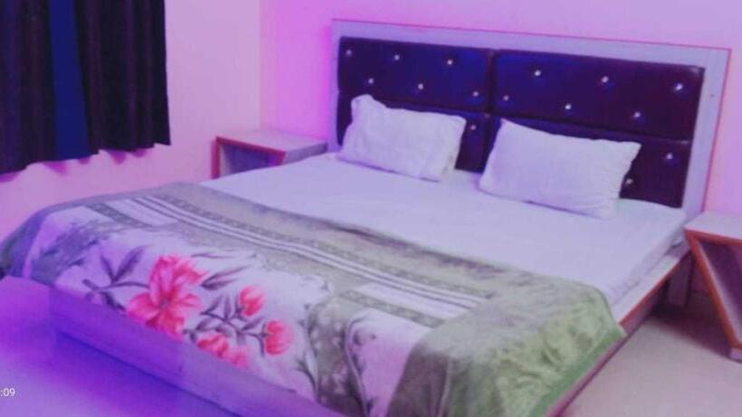 Трехместный Номер Классика, Oyo Hotel Royal Star