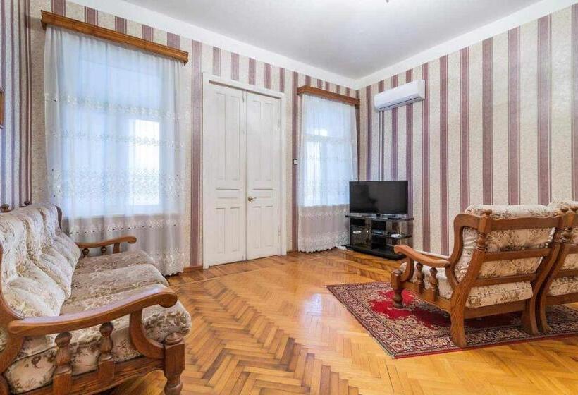 اتاق استاندارد, Georgian House