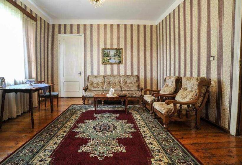 اتاق استاندارد, Georgian House