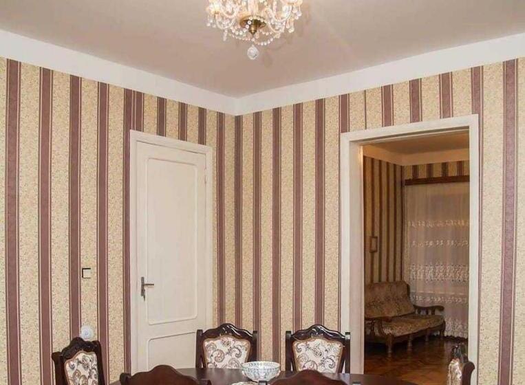 اتاق استاندارد, Georgian House