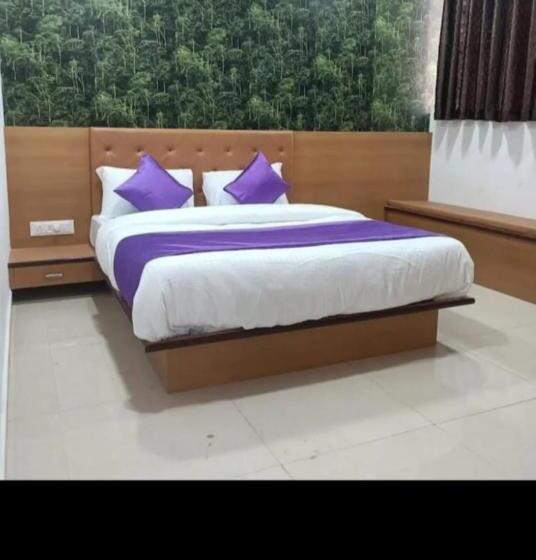 اتاق لوکس, Globle