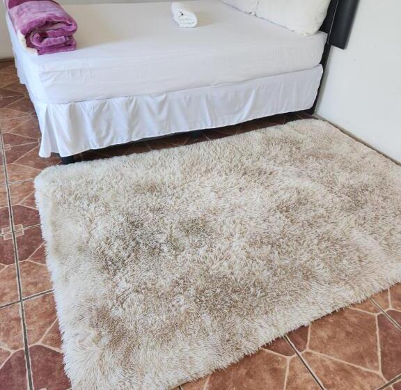 스탠다드 룸, Hunters Nest Guest House Bronkhorstspruit