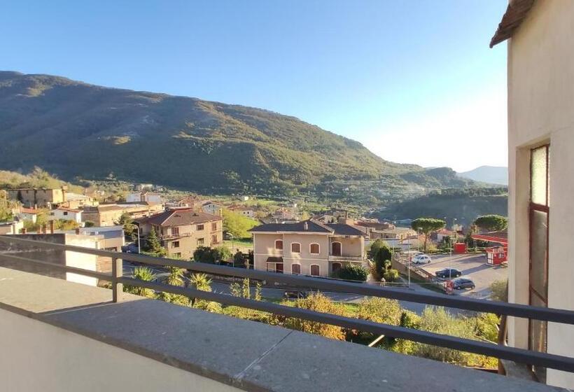 غرفة قياسية ثلاثية, La Torretta