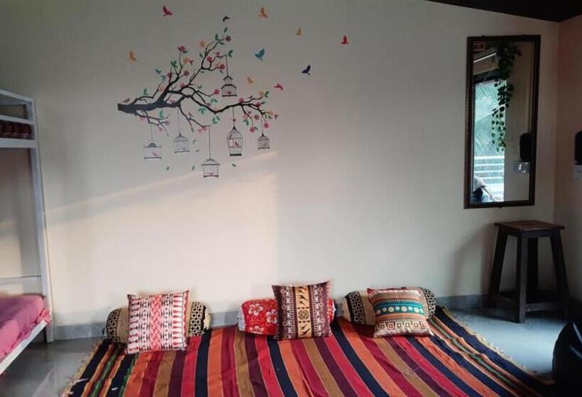 Vuode Makuusalissa, Costel