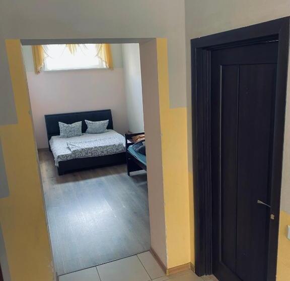 استودیو استاندارد با بالکن, Hostel Serge