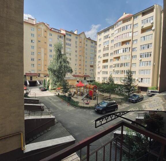 استودیو استاندارد با بالکن, Hostel Serge