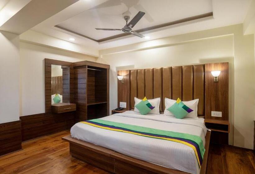 اتاق لوکس, Fabhotel Prime Royal Park
