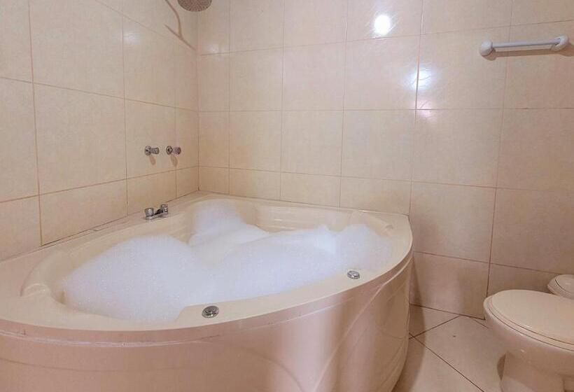 小型套房带阳台, Illari Wari Ii Hotel Sauna