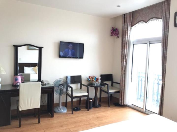 اتاق استاندارد با تخت بزرگ, Lakeside 2 Hotel Nam định