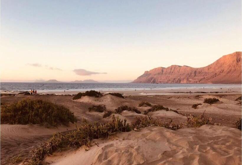 اتاق استاندارد سه تخته با سرویس بهداشتی مشترک, Casa Bianca Caleta De Famara
