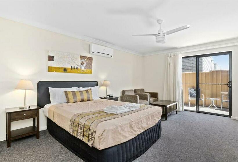 اتاق اجرایی, Blackwater Central Motel