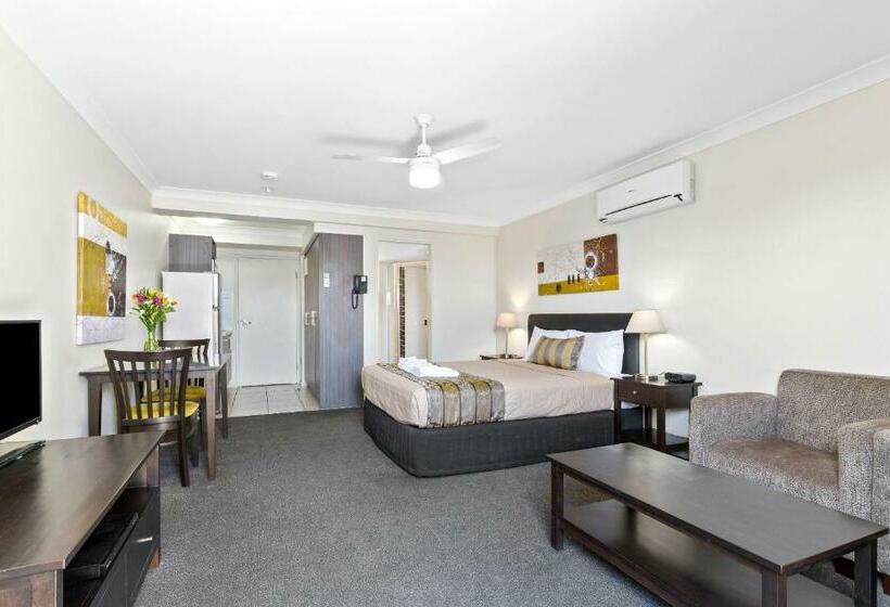 اتاق اجرایی, Blackwater Central Motel