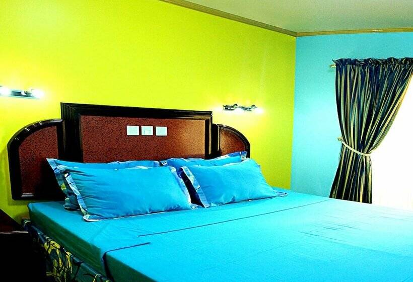 سوییت, C & L Bay View Inn