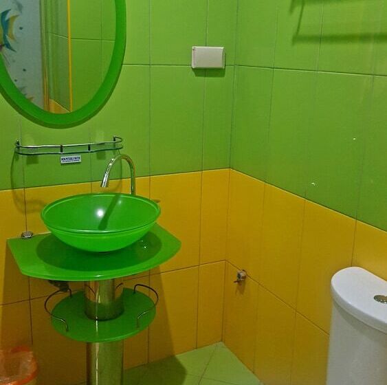 سوییت, C & L Bay View Inn