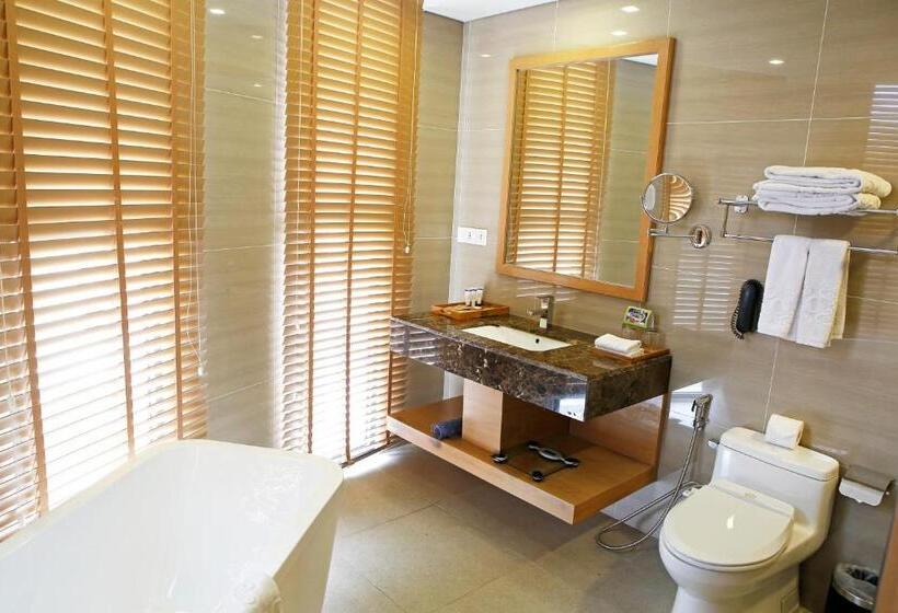 مجموعه ویستا شهر, Ciao Saigon Hotel & Spa