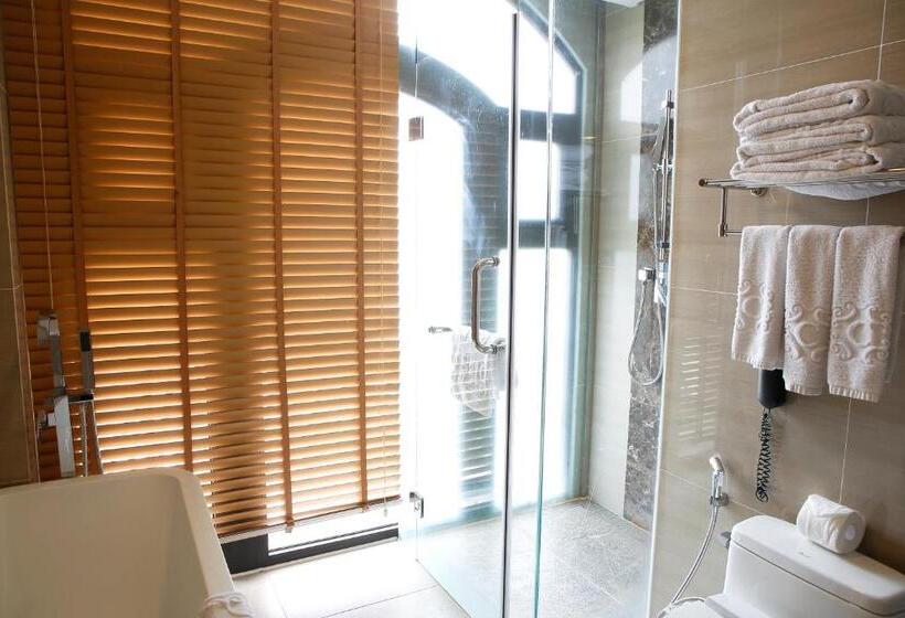 اتاق استاندارد سه نفره, Ciao Saigon Hotel & Spa