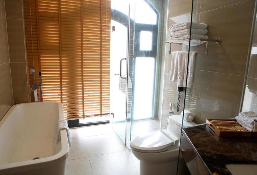 اتاق استاندارد سه نفره, Ciao Saigon Hotel & Spa